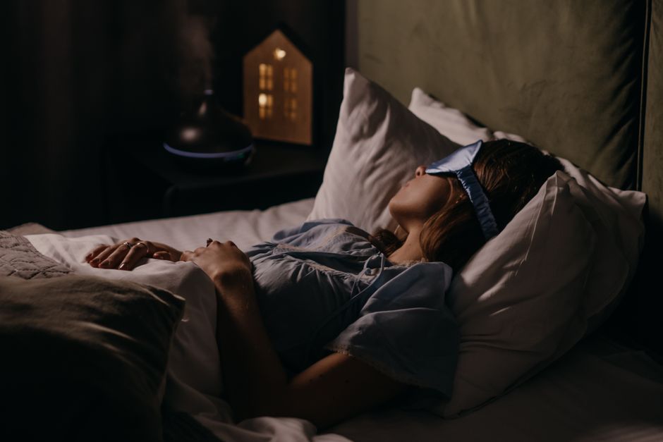 ホットアイマスク おすすめ8選｜使い捨て・レンジ・充電式を使い比べてみた（ヒーロー画像）